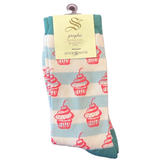 Socksmith Accessories - Socksmith Cupcake Graphic Bamboo Crew Socks Women’s Seamless Toe NWT